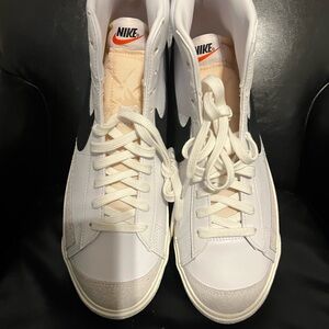 Nike Men's White and Black High-Top Sneakers Size 12